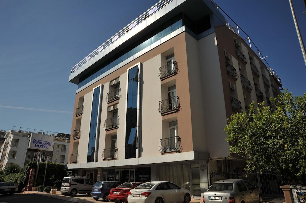 Berrak Su Hotel Анталия Екстериор снимка