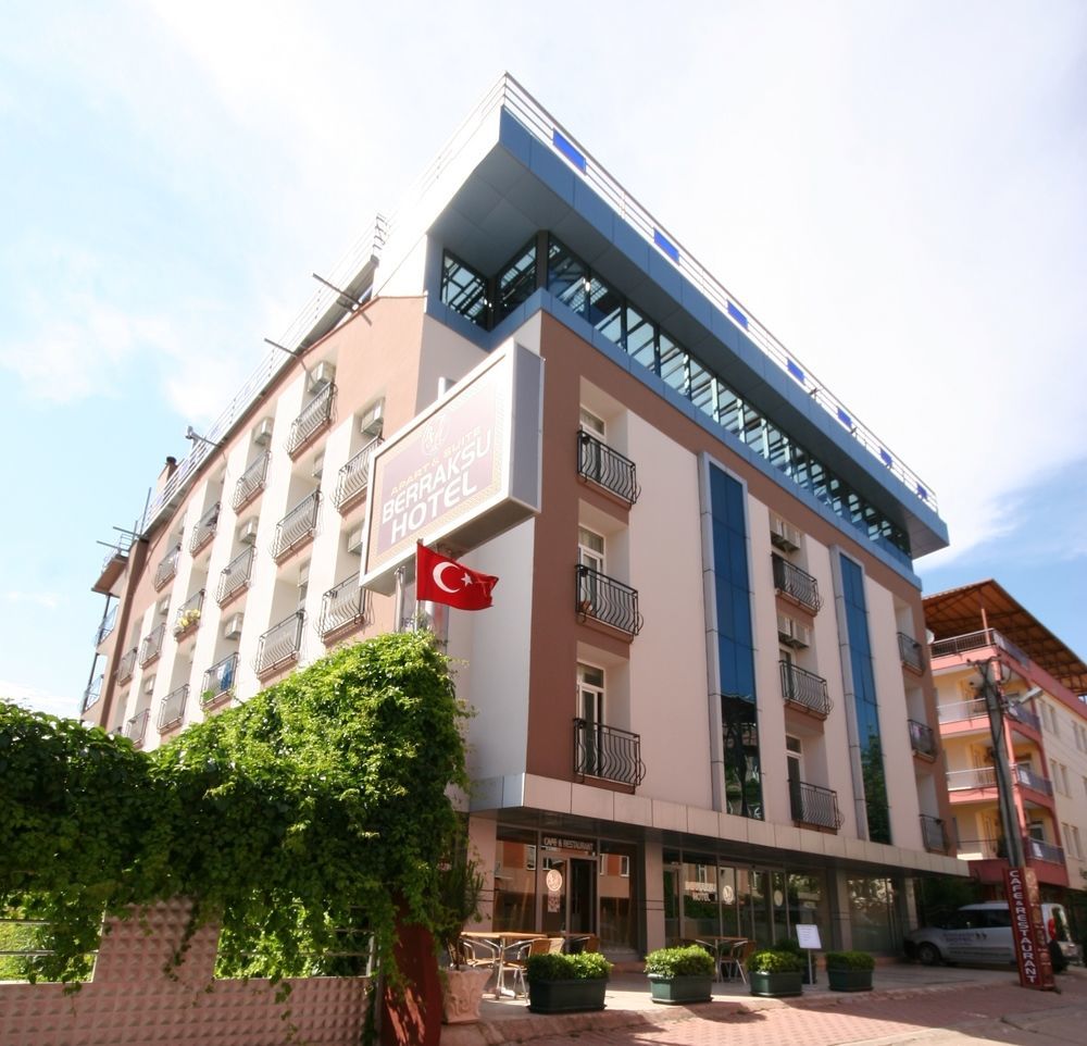 Berrak Su Hotel Анталия Екстериор снимка