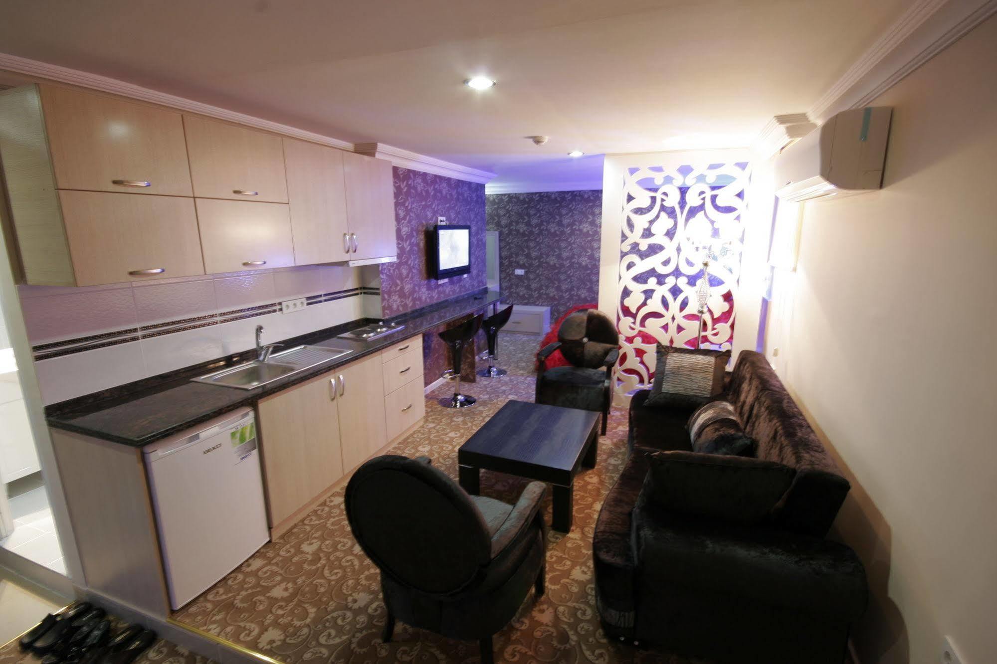 Berrak Su Hotel Анталия Екстериор снимка