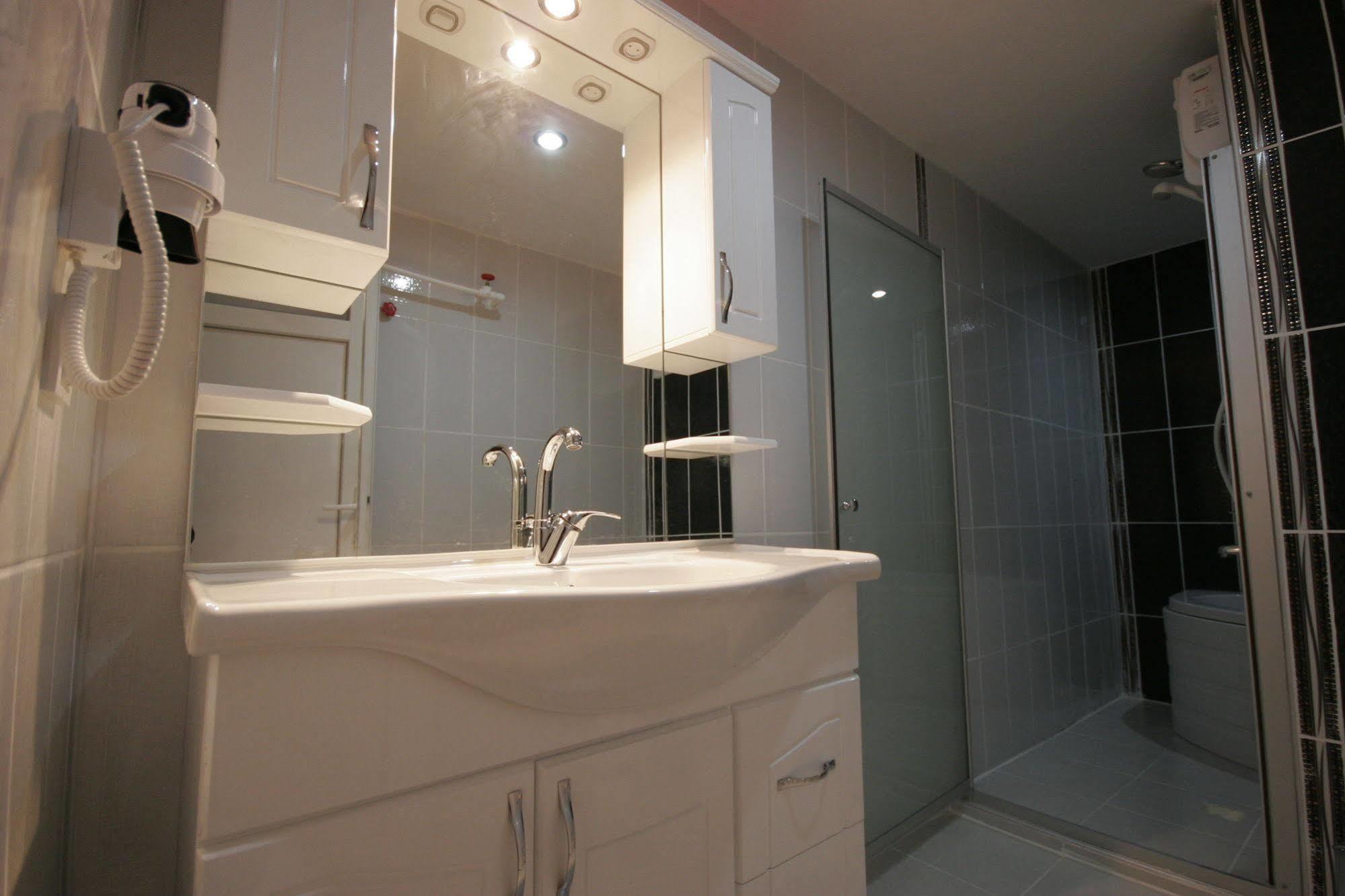 Berrak Su Hotel Анталия Екстериор снимка