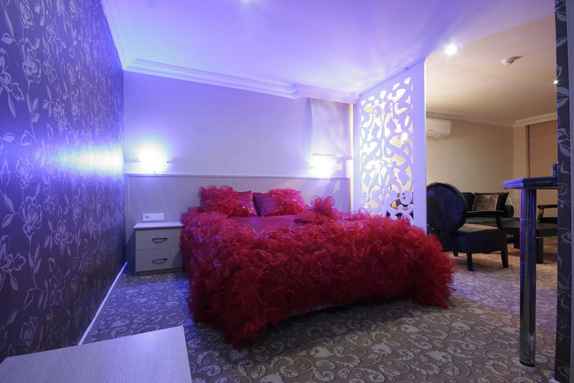 Berrak Su Hotel Анталия Екстериор снимка
