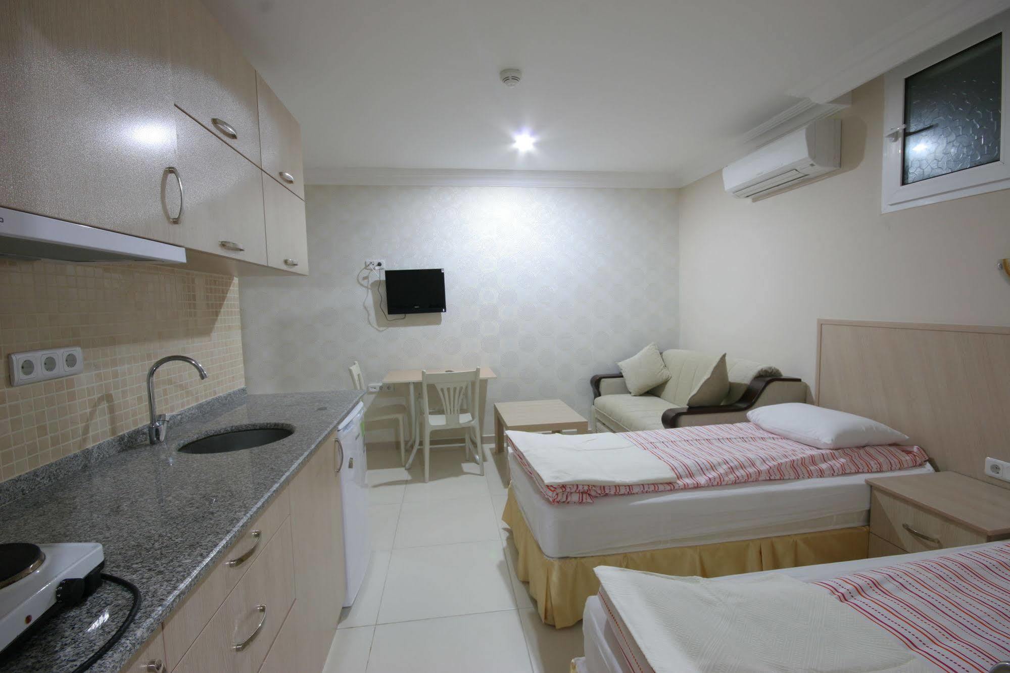 Berrak Su Hotel Анталия Екстериор снимка