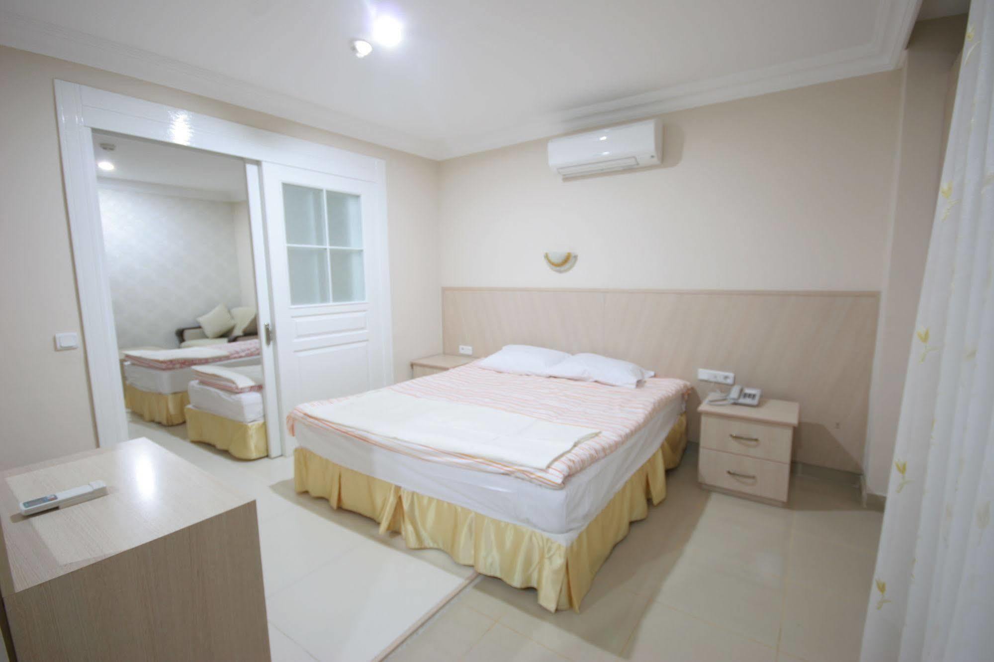 Berrak Su Hotel Анталия Екстериор снимка