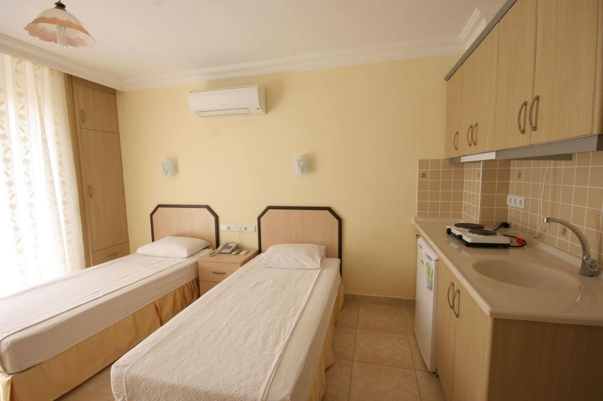 Berrak Su Hotel Анталия Екстериор снимка