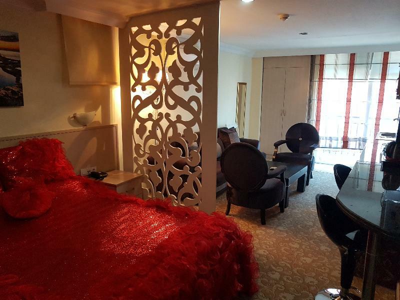 Berrak Su Hotel Анталия Екстериор снимка